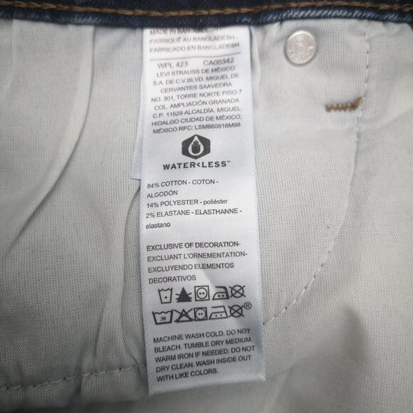 Denizen from Levi's Ladies Size 33 Mid Rise Medium Wash Jean Shorts - Picture 5 of 13